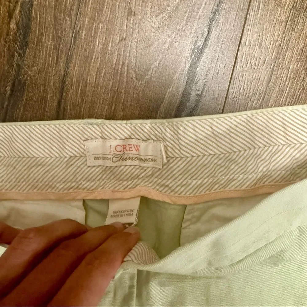 NWT J.Crew Soft Pastel Mint Green 3” Broken-In Chino Shorts Size 12